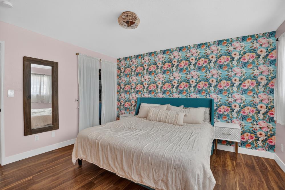 2374 Via Camino Avenue