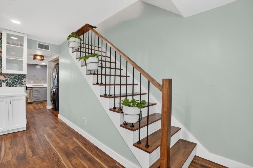 2374 Via Camino Avenue