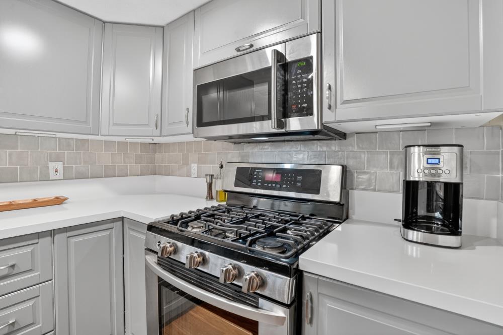 2374 Via Camino Avenue