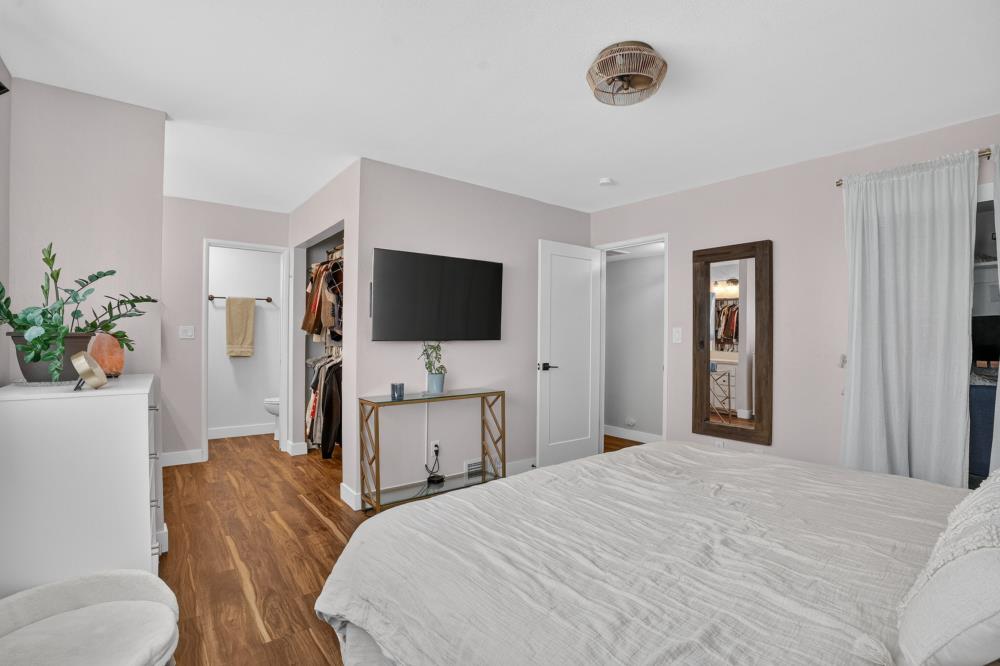 2374 Via Camino Avenue