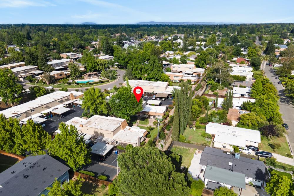 2374 Via Camino Avenue