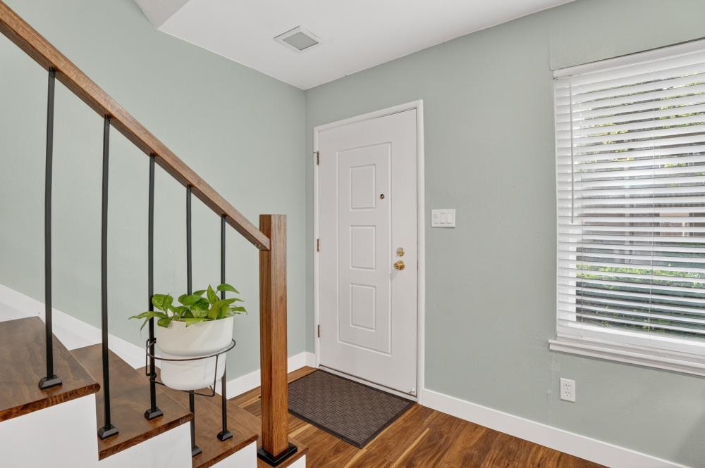 2374 Via Camino Avenue