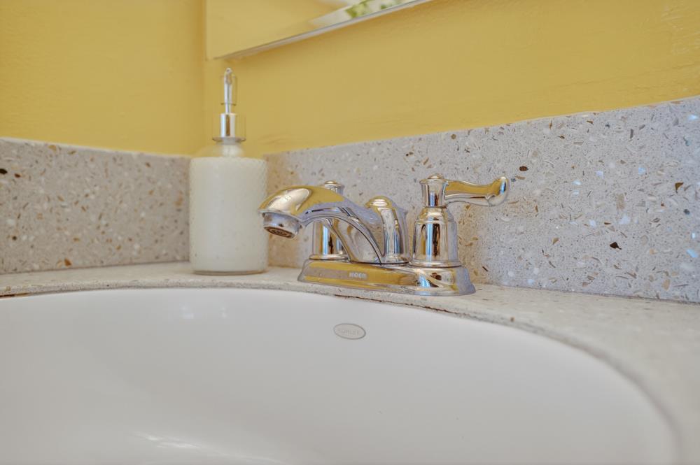 2374 Via Camino Avenue