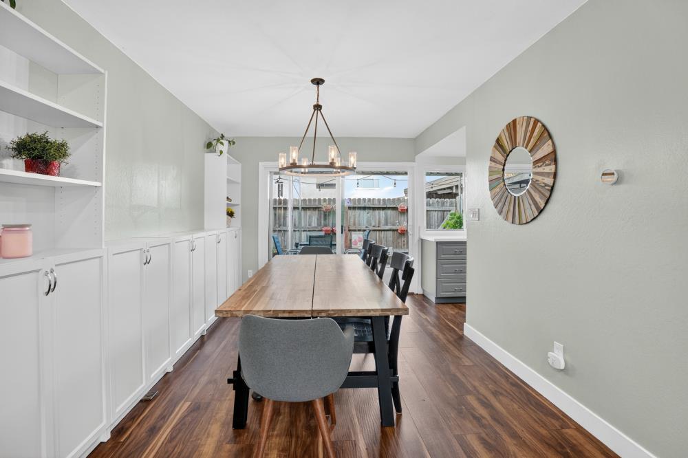 2374 Via Camino Avenue