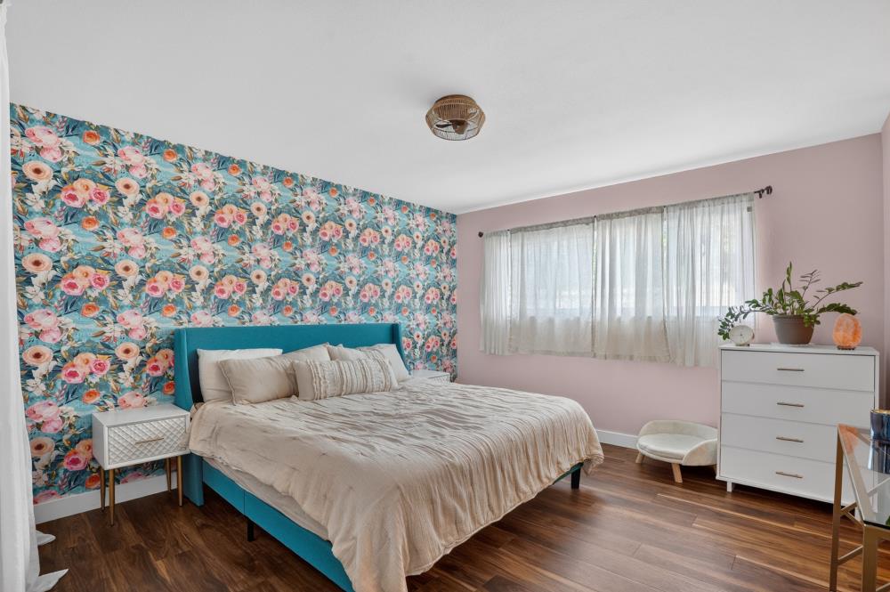 2374 Via Camino Avenue