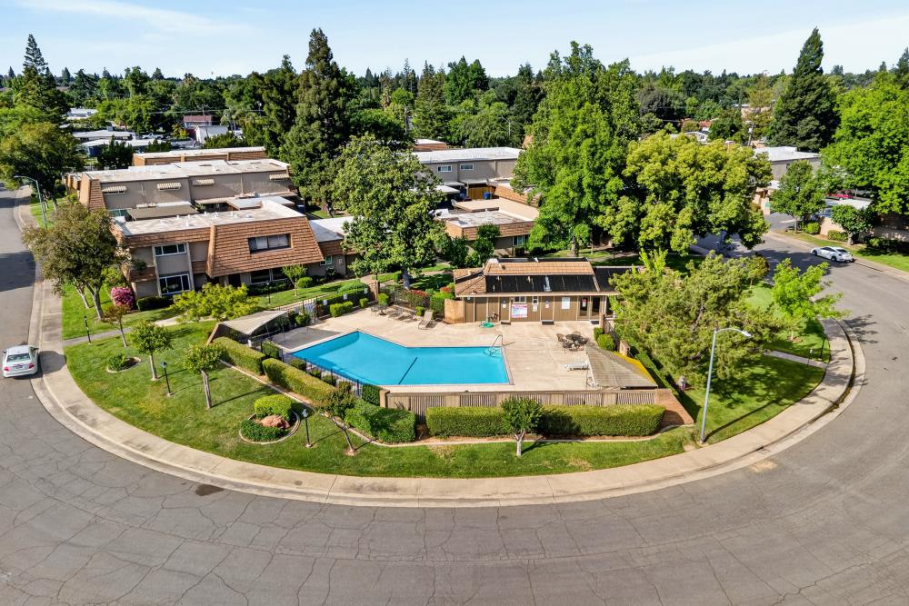 2374 Via Camino Avenue