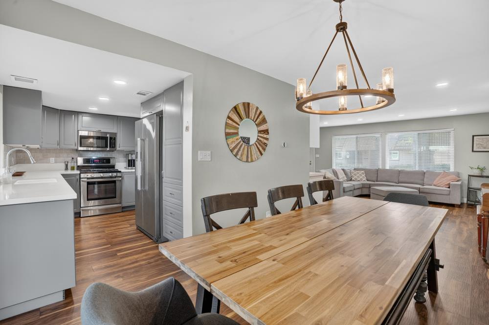 2374 Via Camino Avenue