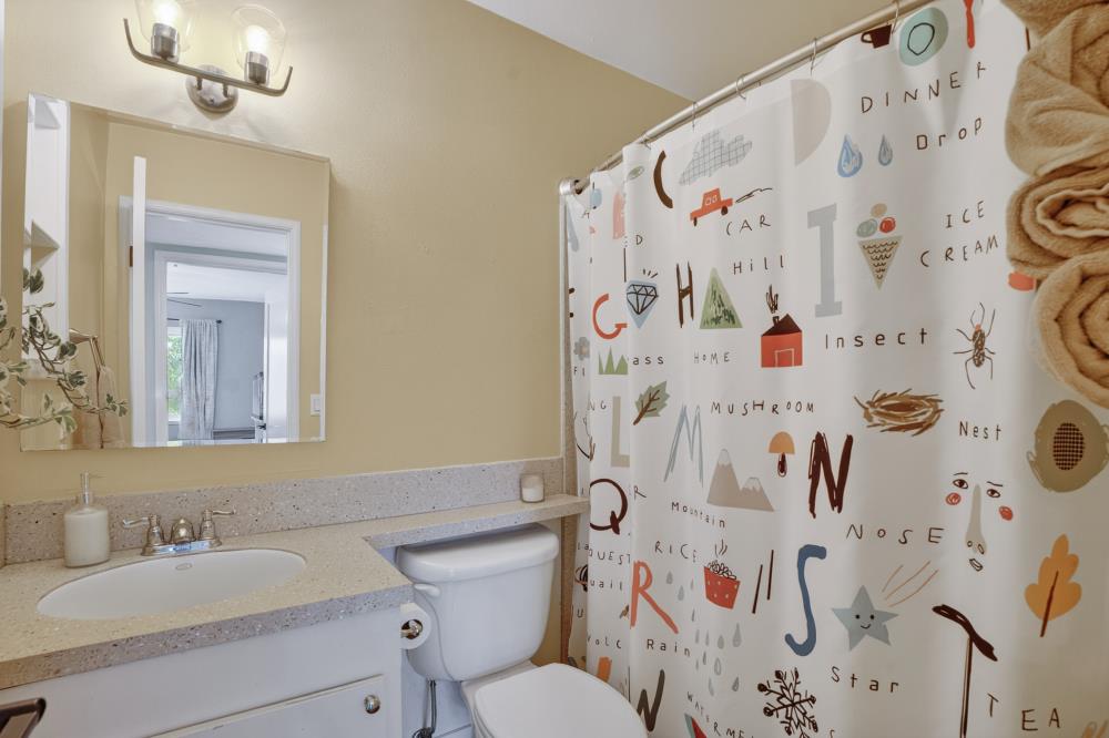 2374 Via Camino Avenue