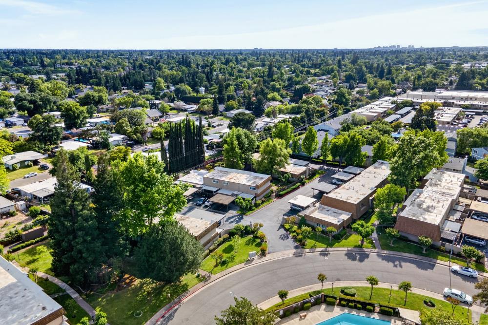 2374 Via Camino Avenue