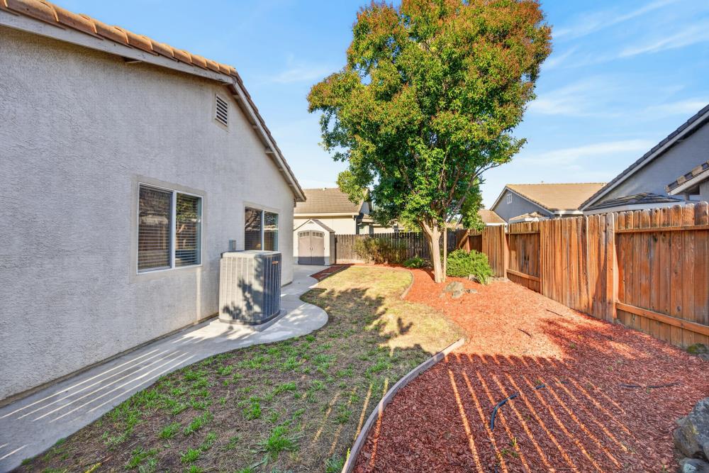 9672 Harvest View Way