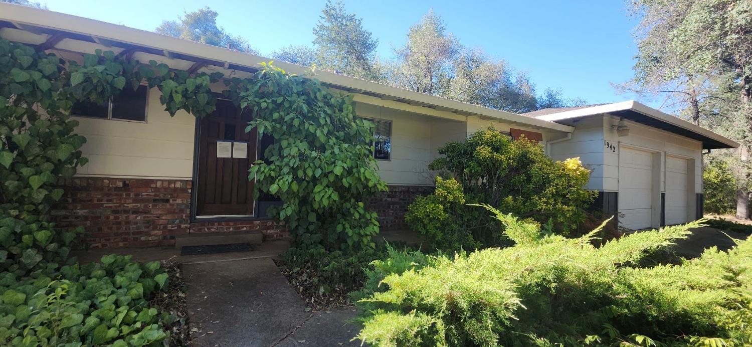 1942 Canyon Road