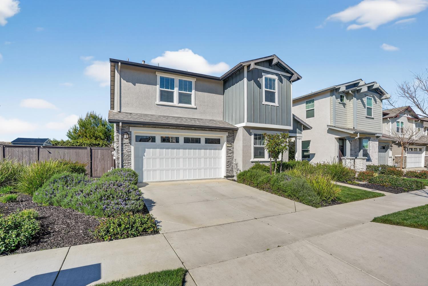 2719 Alcove Way