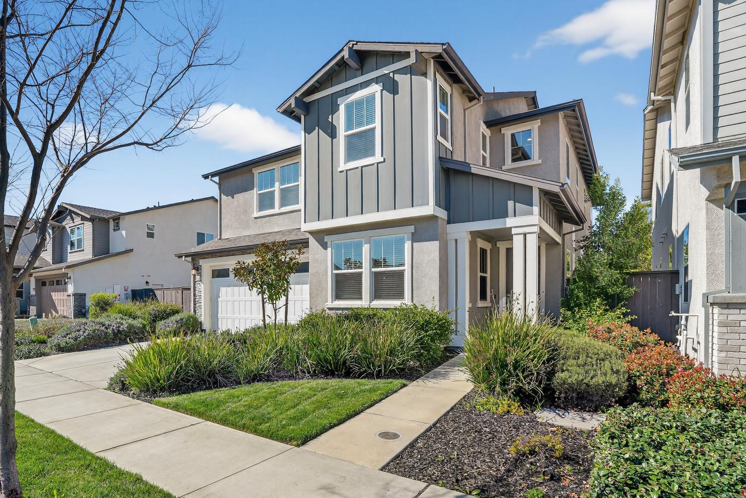 2719 Alcove Way