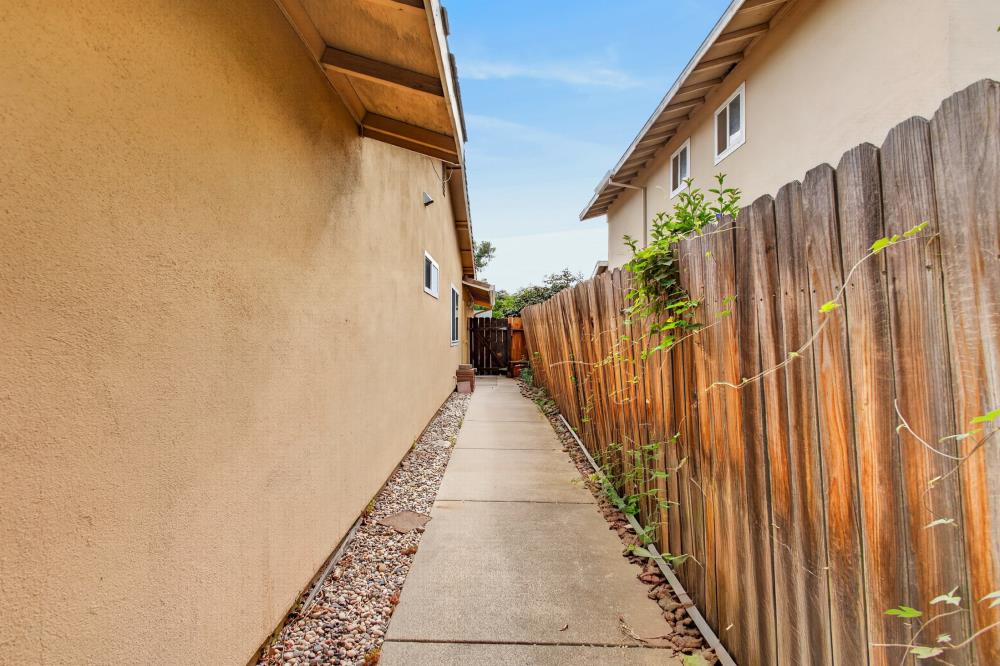 2612 Stonehaven Drive