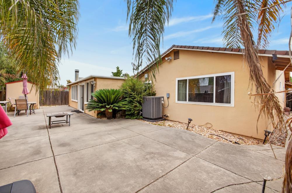 2612 Stonehaven Drive