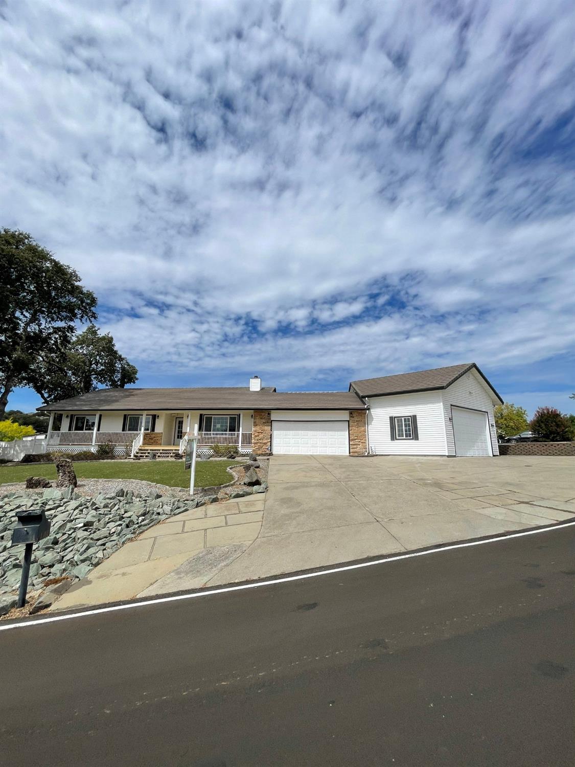 2088 Greenbriar Road