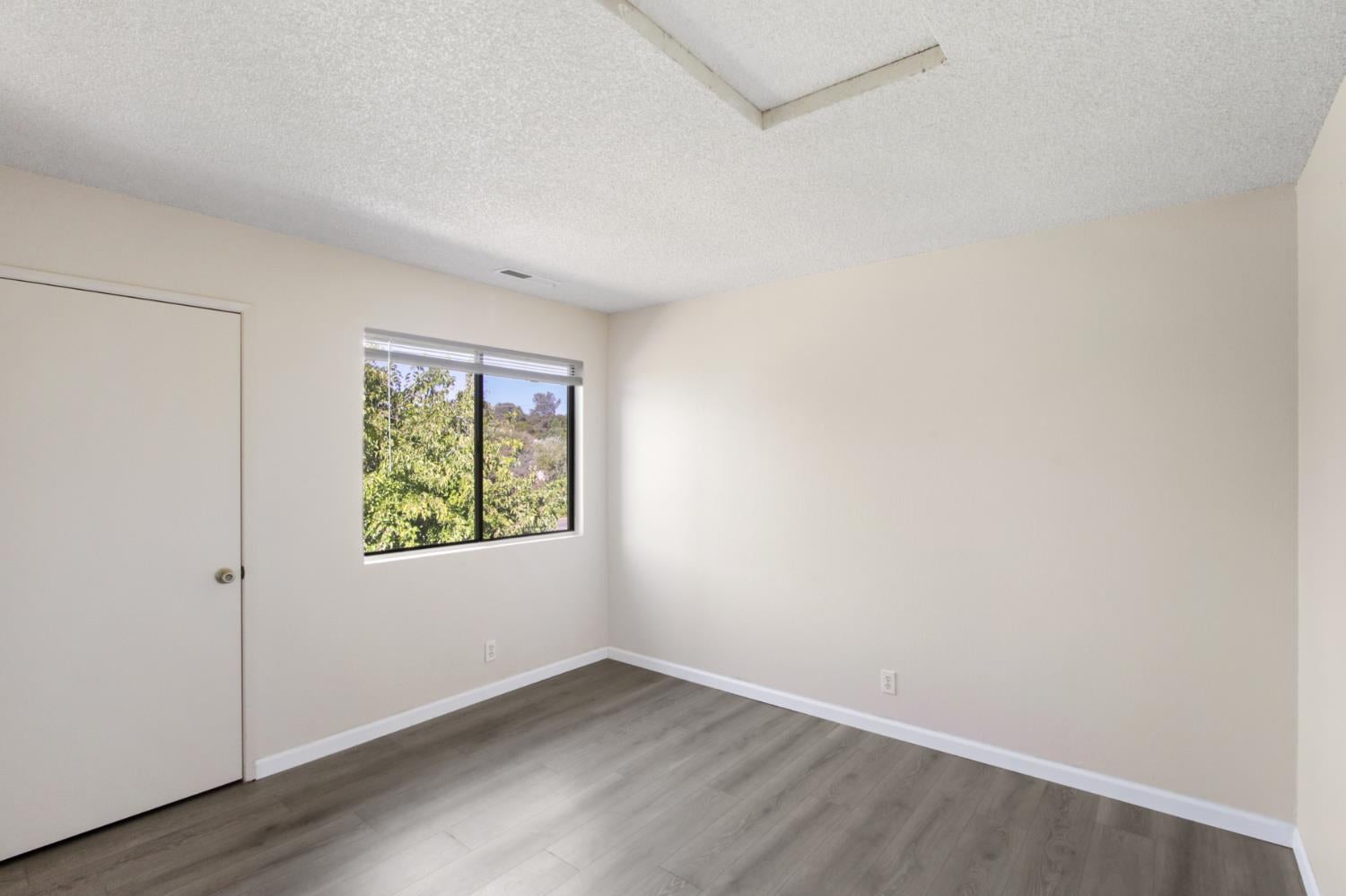 3180 Country Club Drive 1B