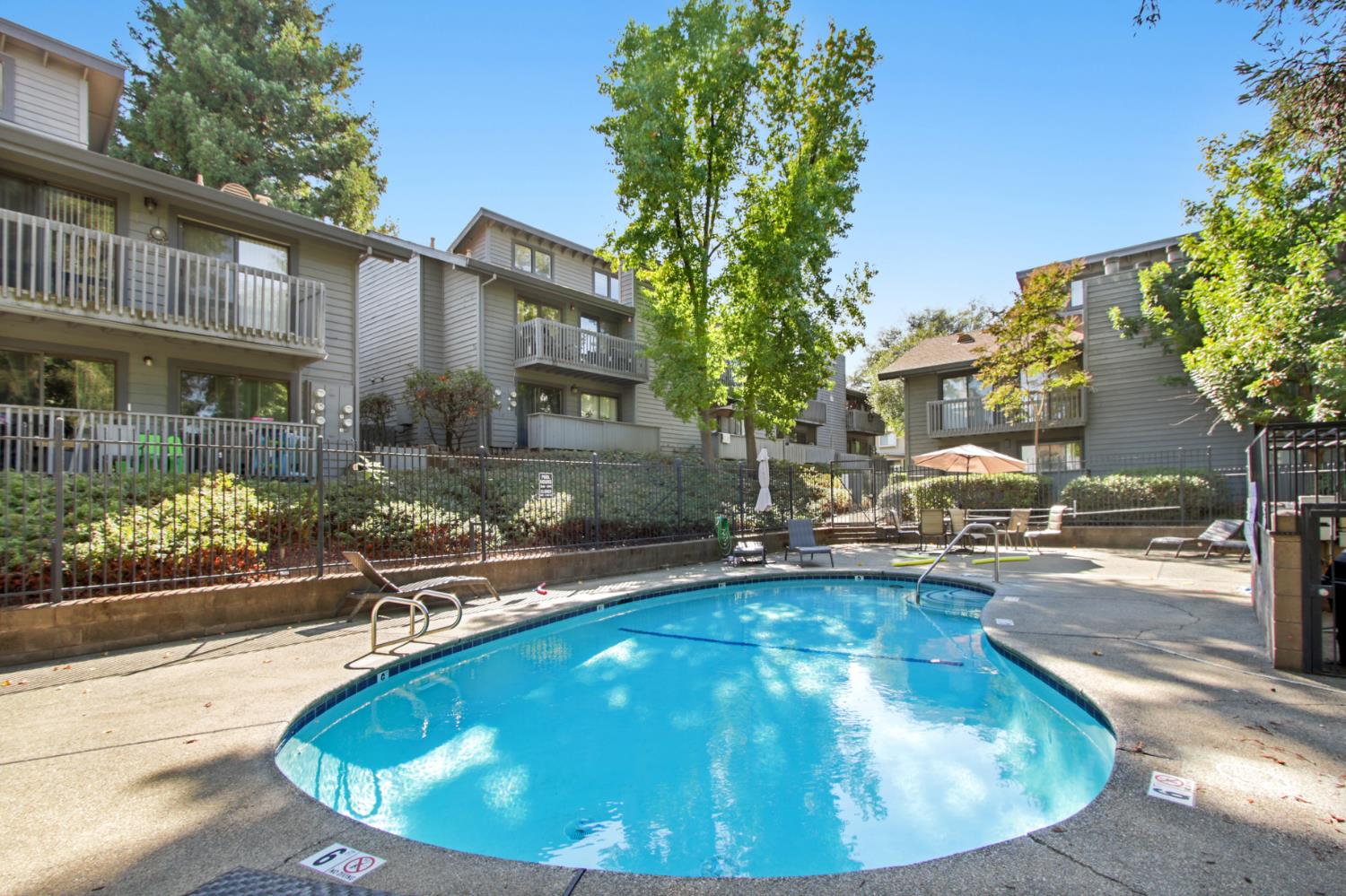 3180 Country Club Drive 1B