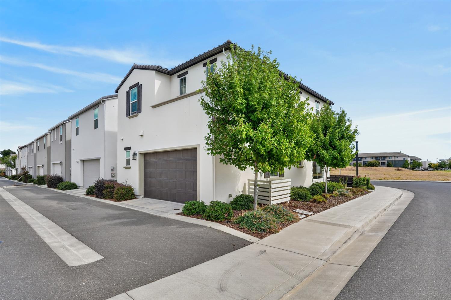 2318 Bronze Star Way