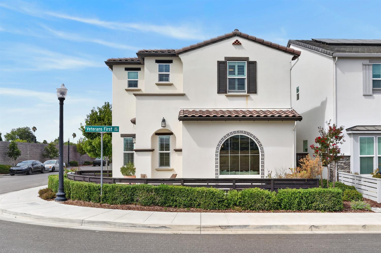 2318 Bronze Star Way