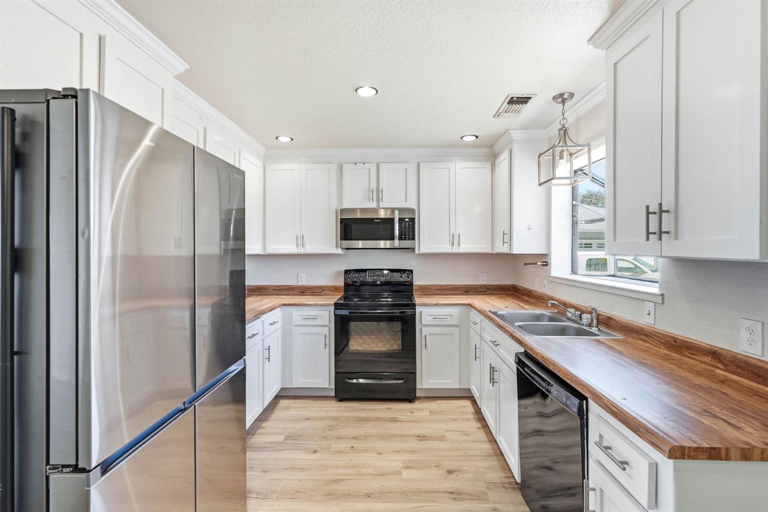 3371 Lazer Court