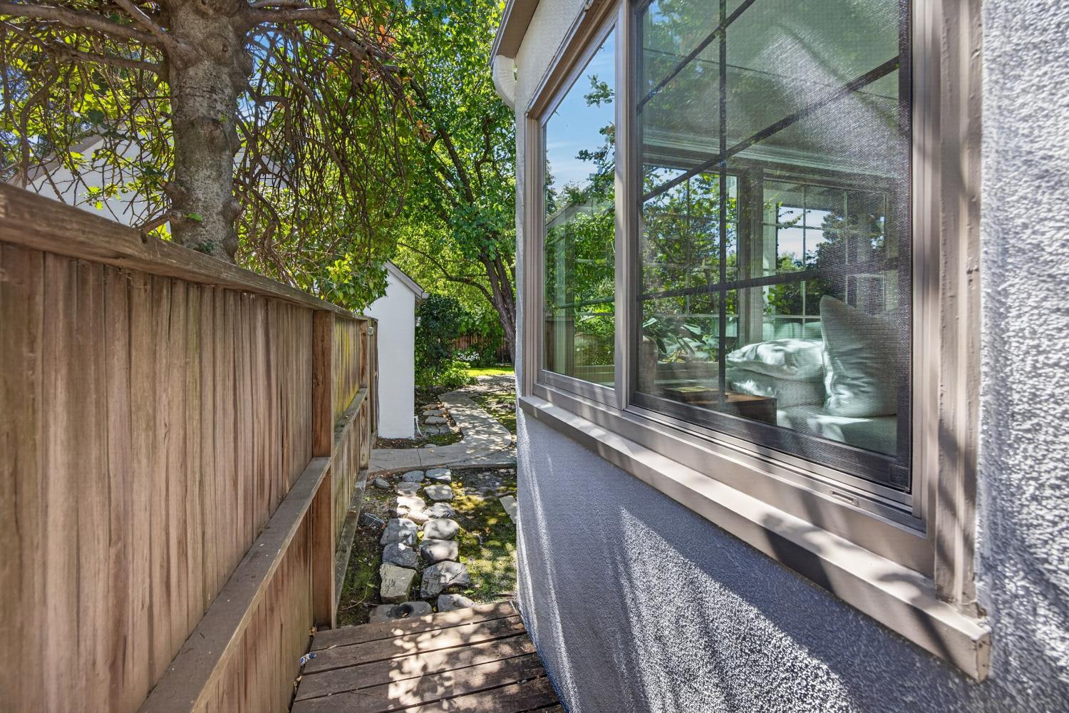 452 Blackwood Street