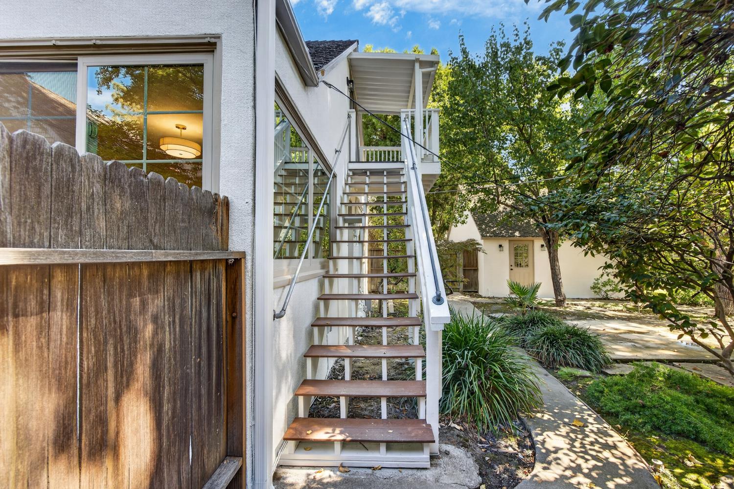 452 Blackwood Street