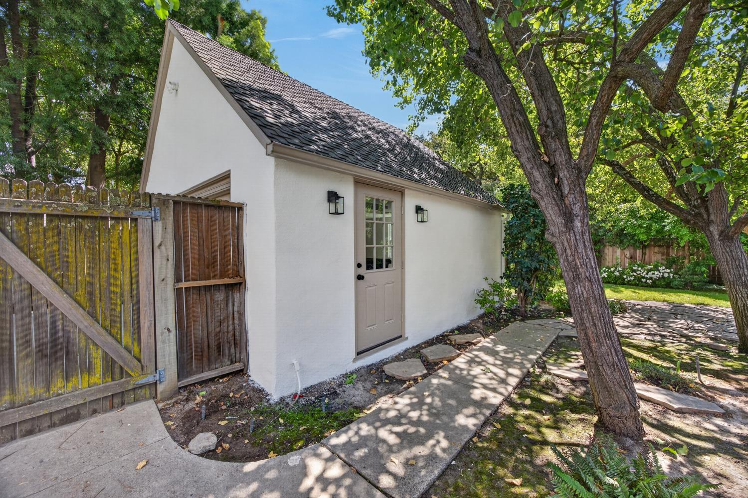 452 Blackwood Street