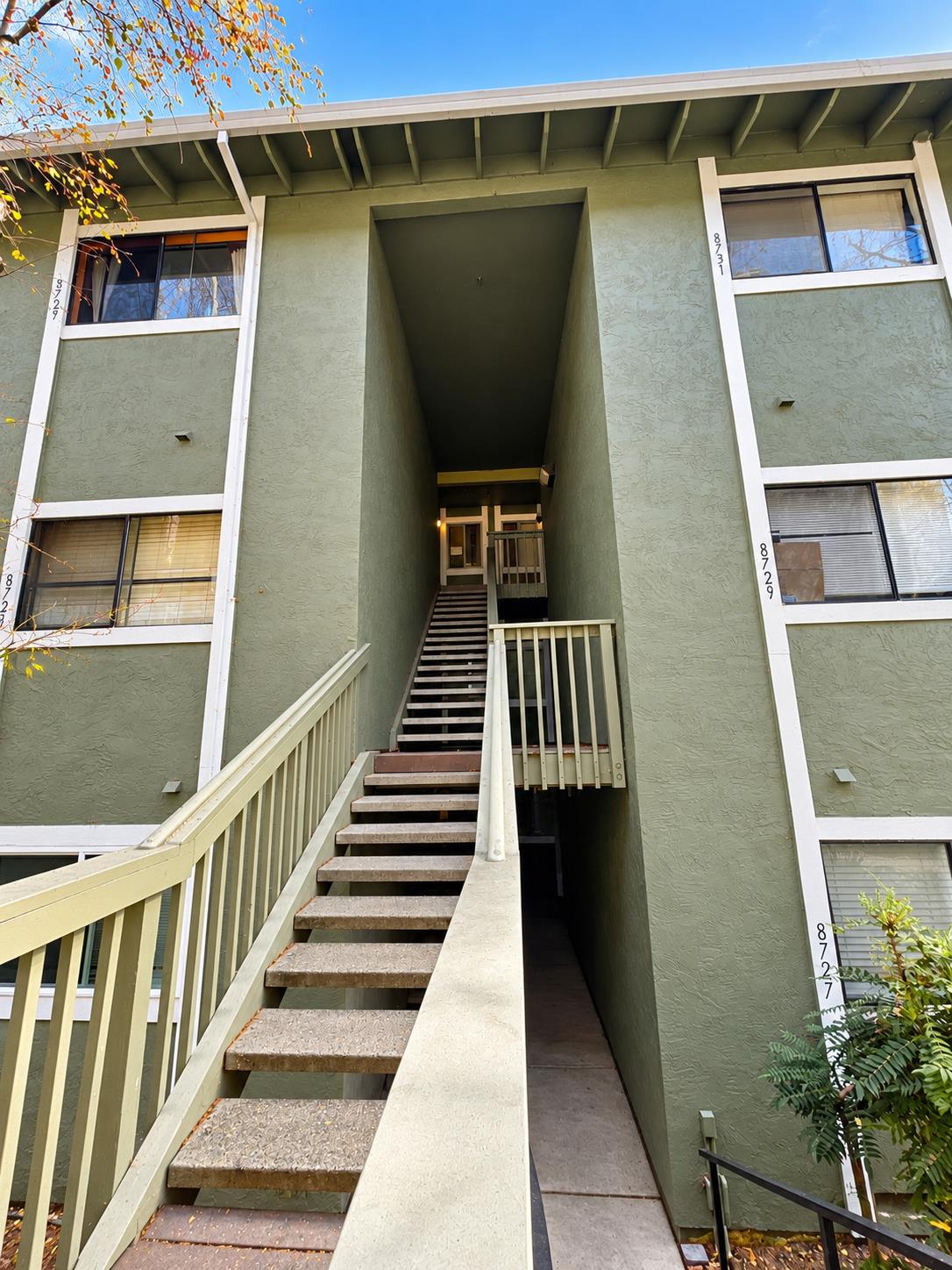 8729 Mountain Boulevard 23