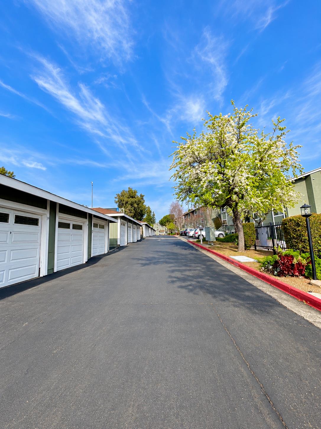 8729 Mountain Boulevard 23