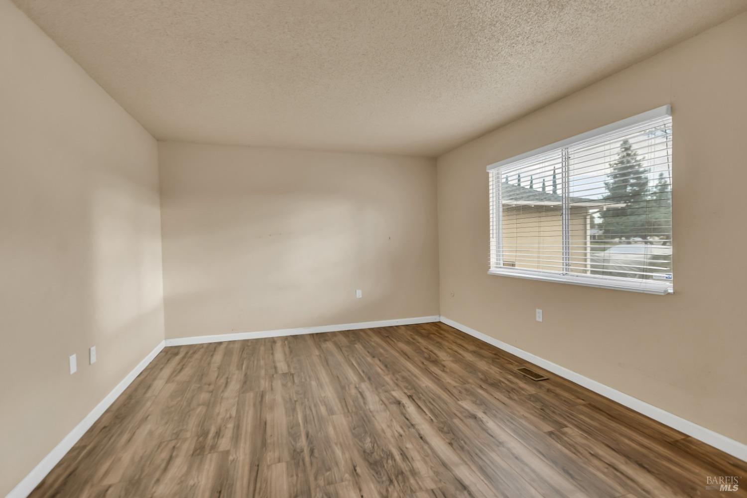 103 Isle Royale Circle