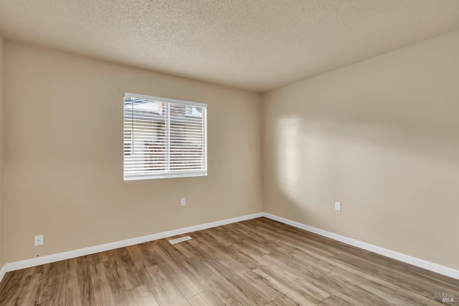 103 Isle Royale Circle