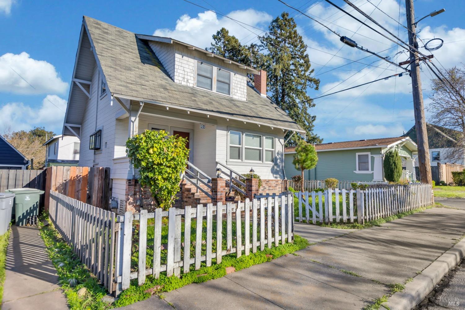 1218 El Dorado Street