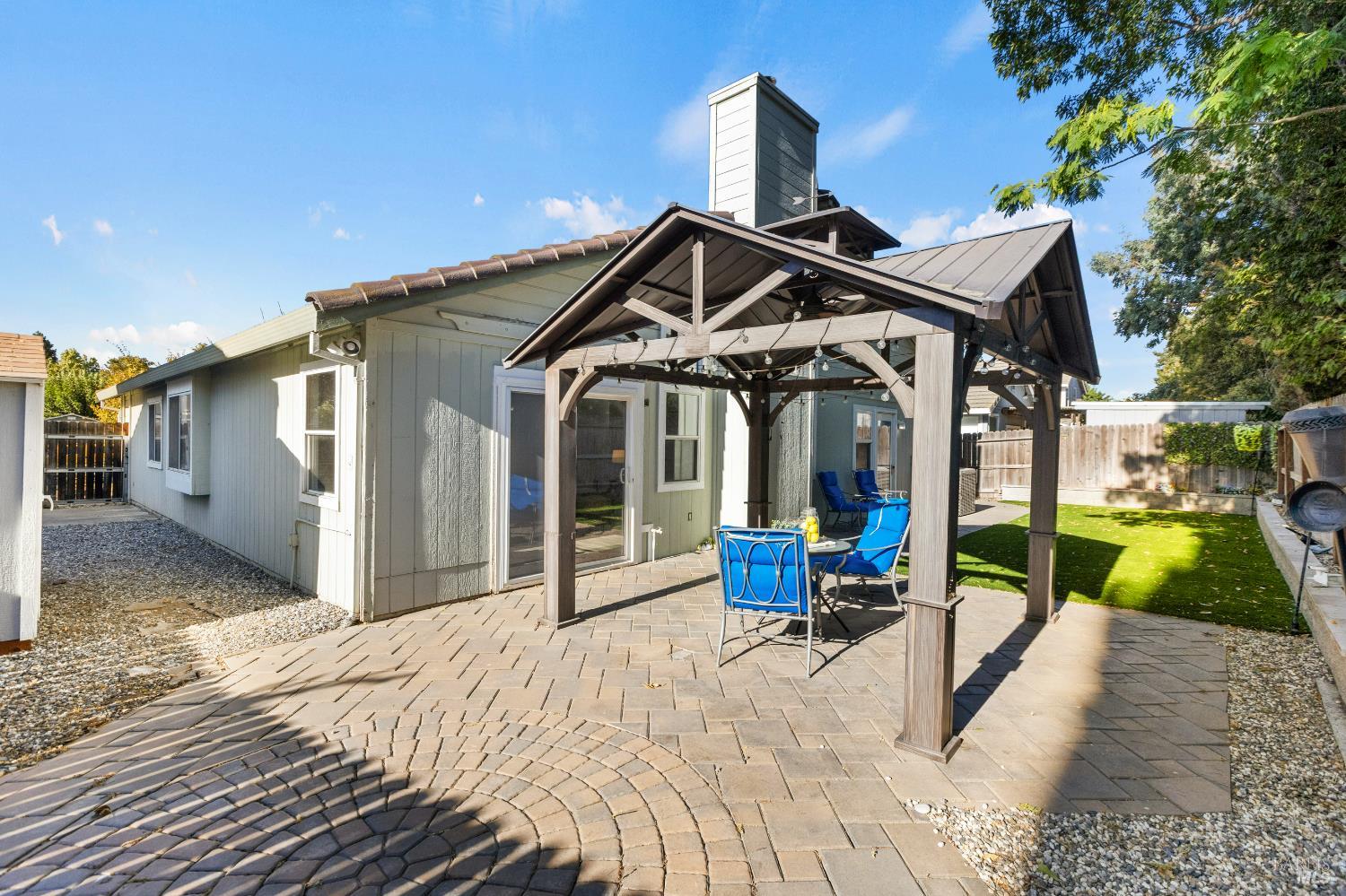 695 Fountain Way
