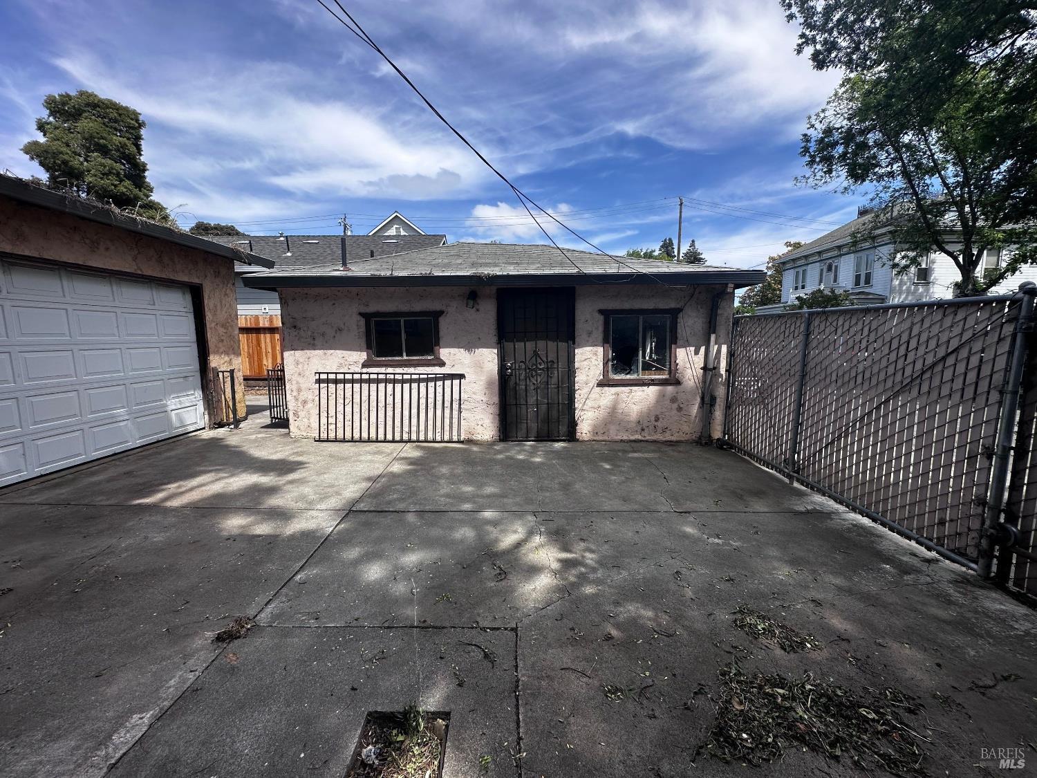 912 School Street