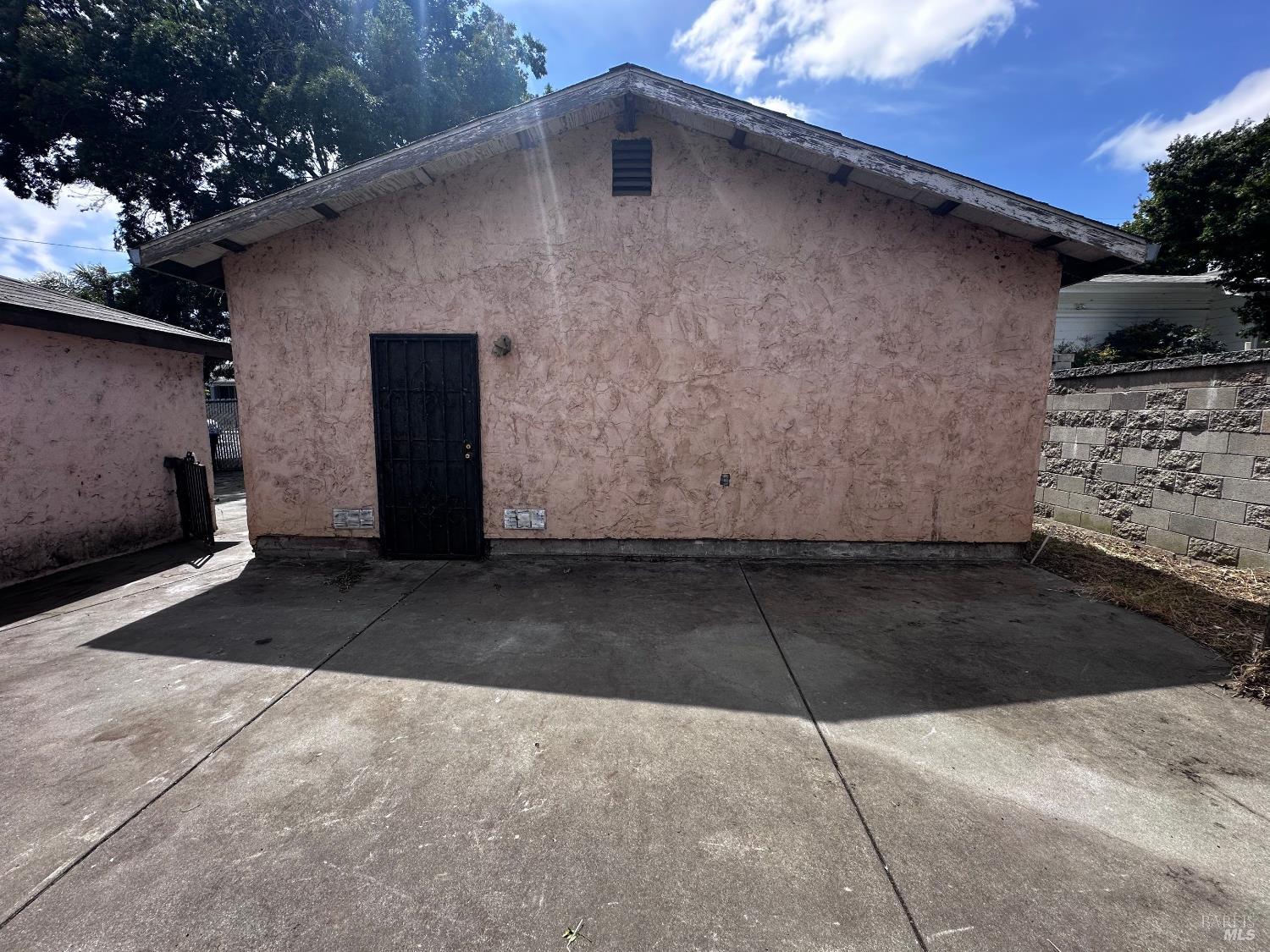 912 School Street