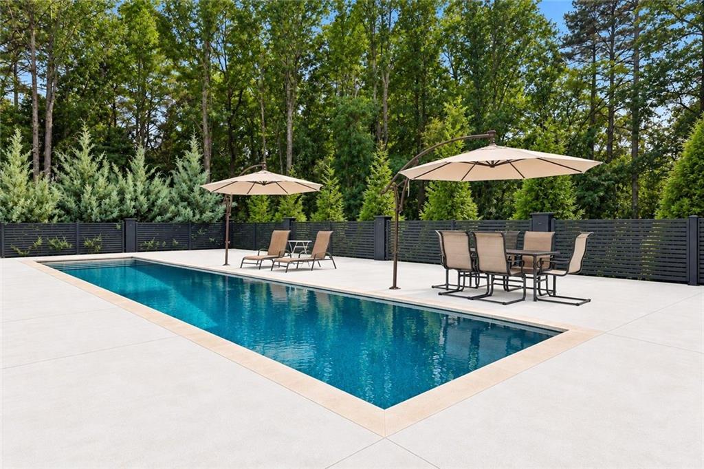 3240 Smithtown Rd