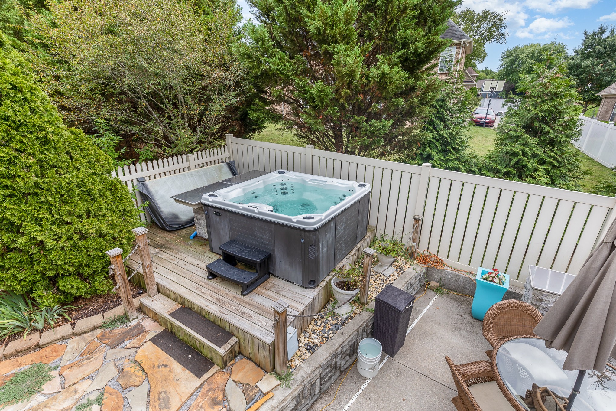 434 Creekview Dr