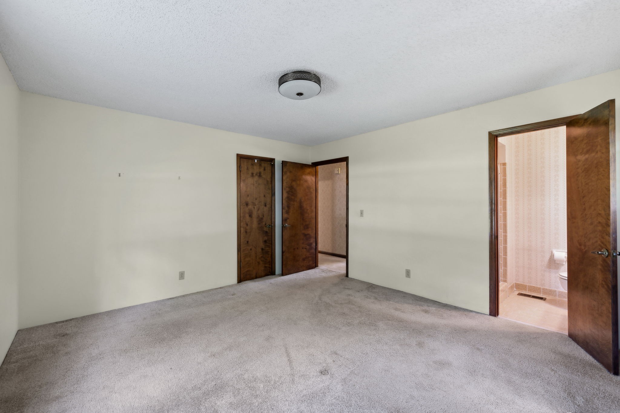 507 Hitt Ln