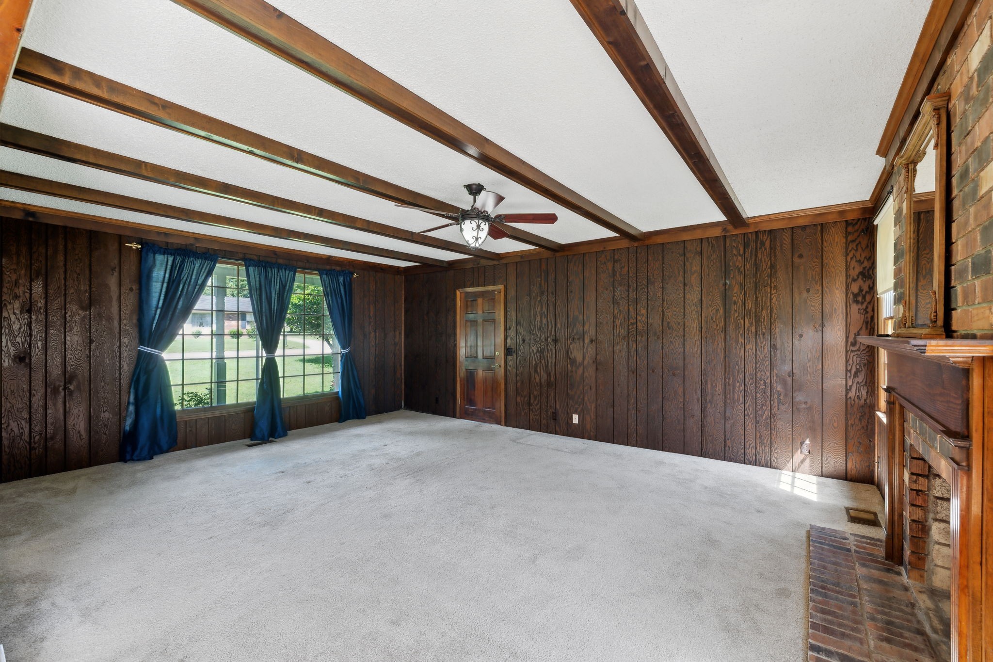 507 Hitt Ln