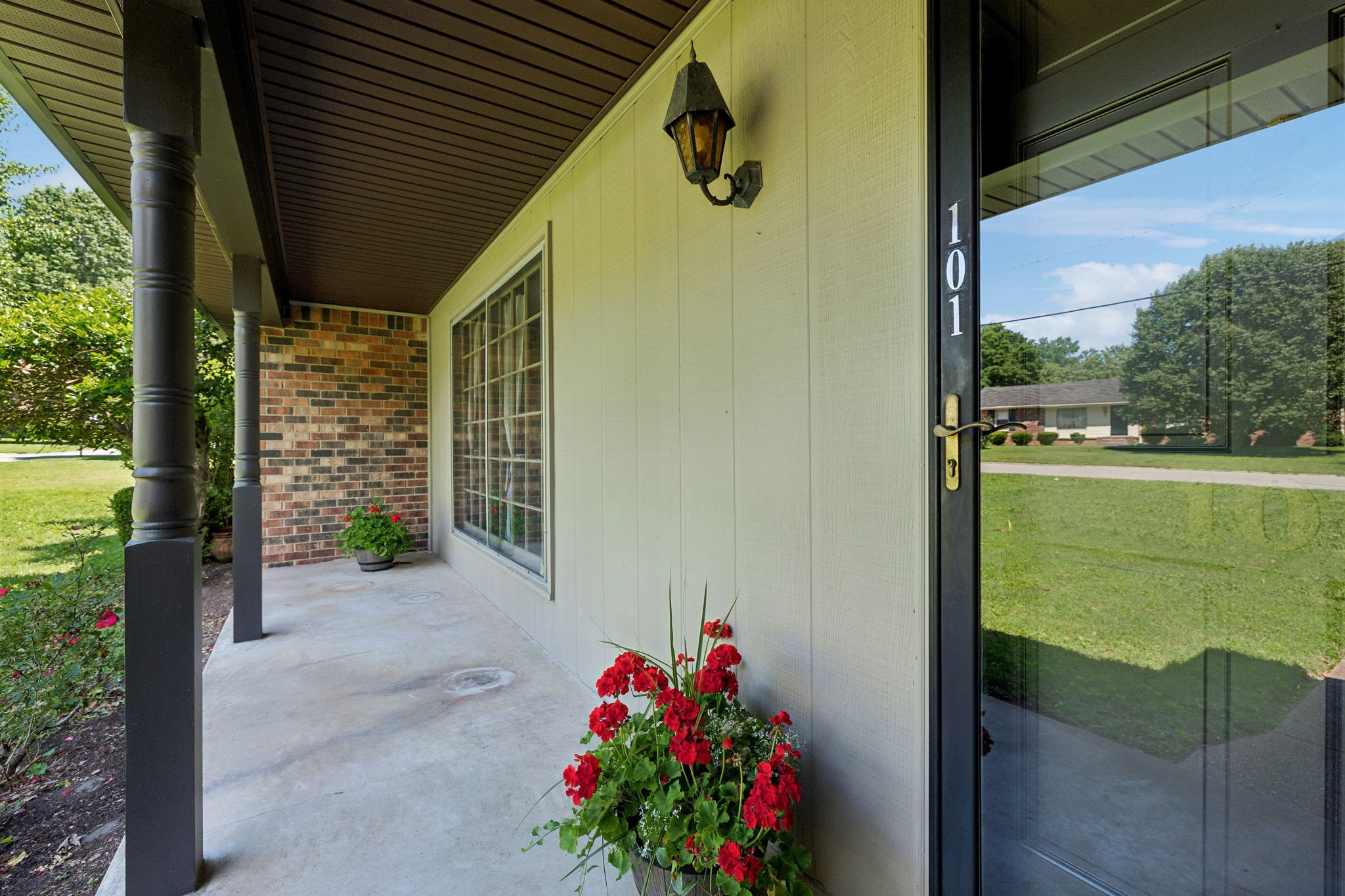 507 Hitt Ln