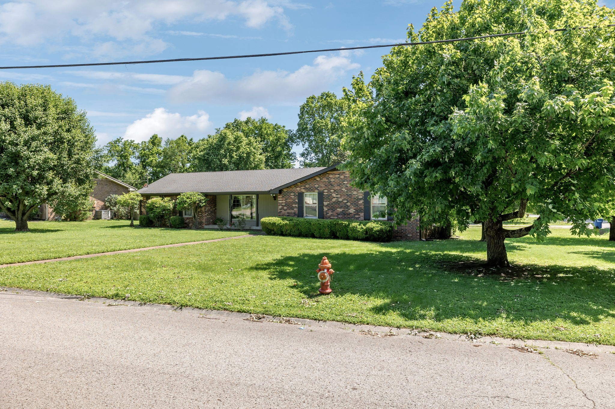 507 Hitt Ln