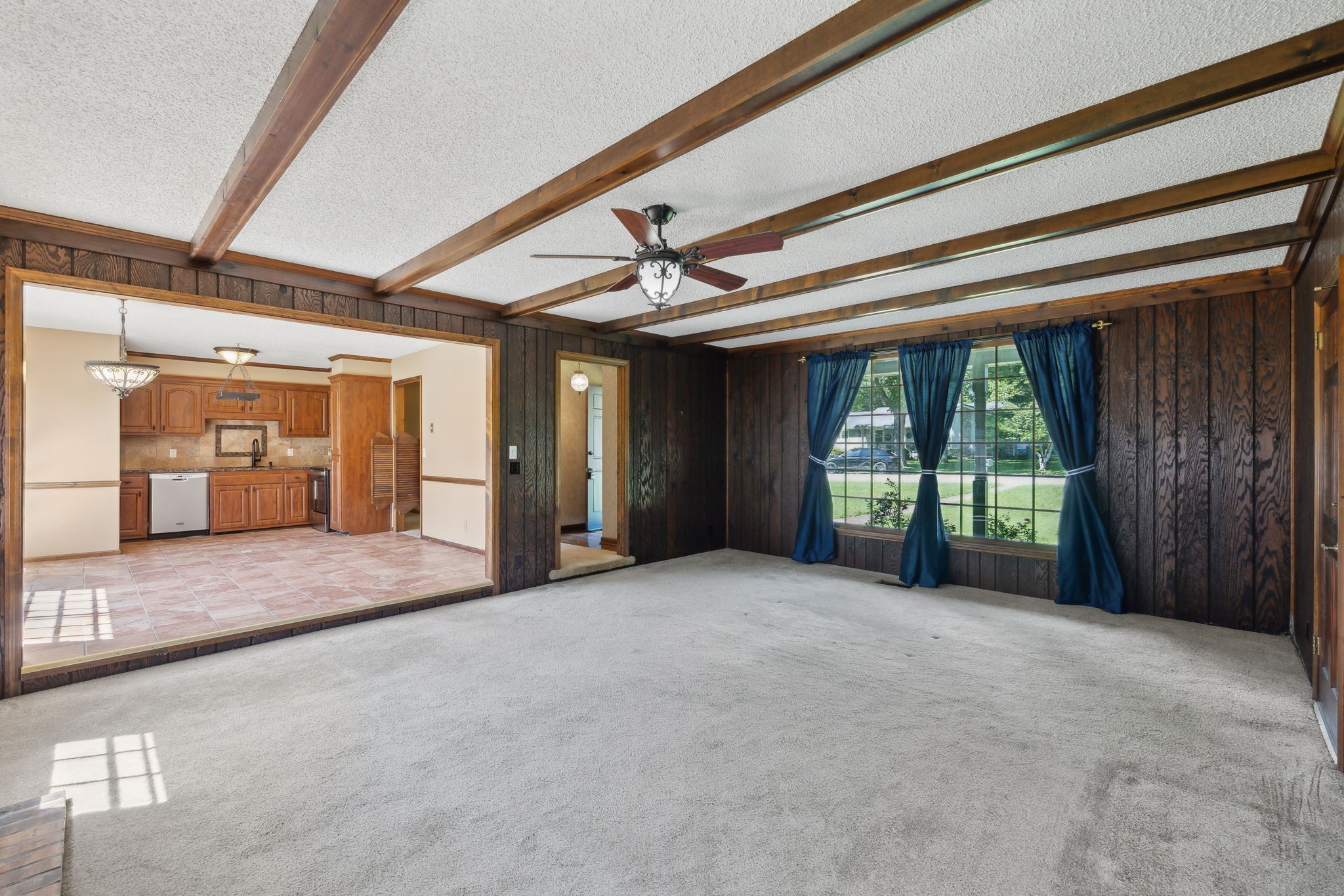 507 Hitt Ln