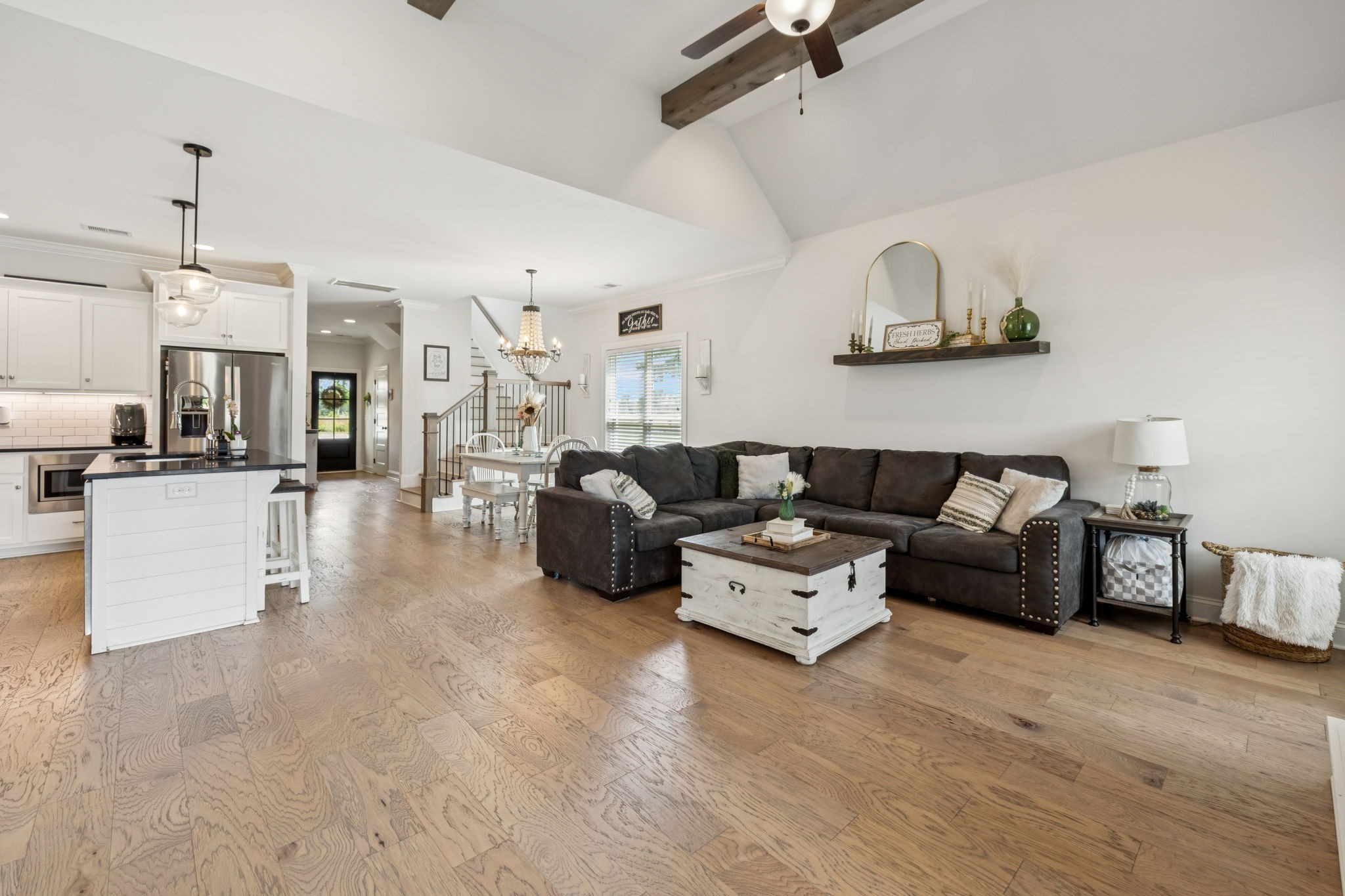 180 Flat Woods Rd