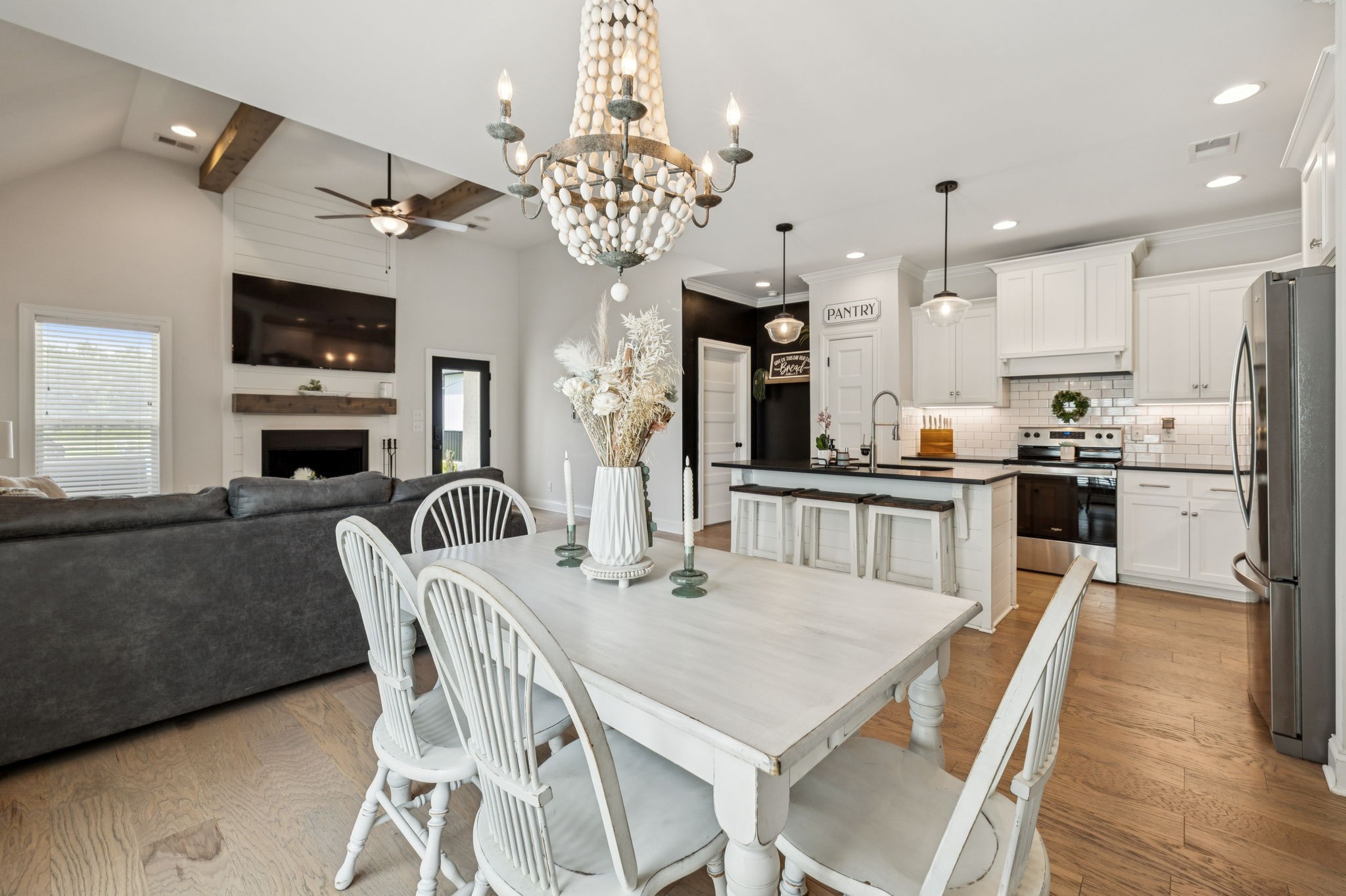180 Flat Woods Rd