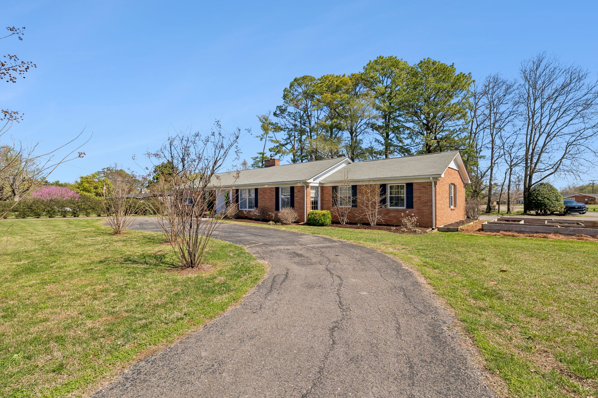 411 Apollo Dr