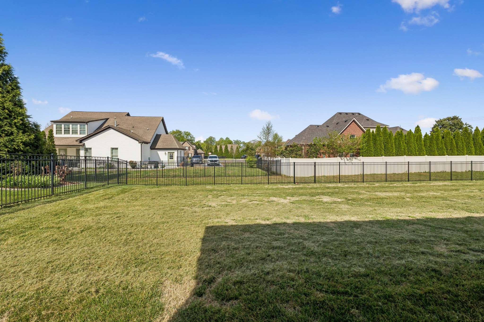 2833 Battleground Dr