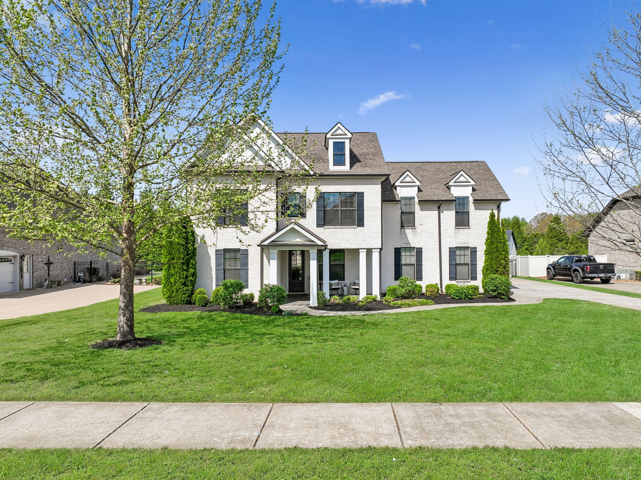 2833 Battleground Dr