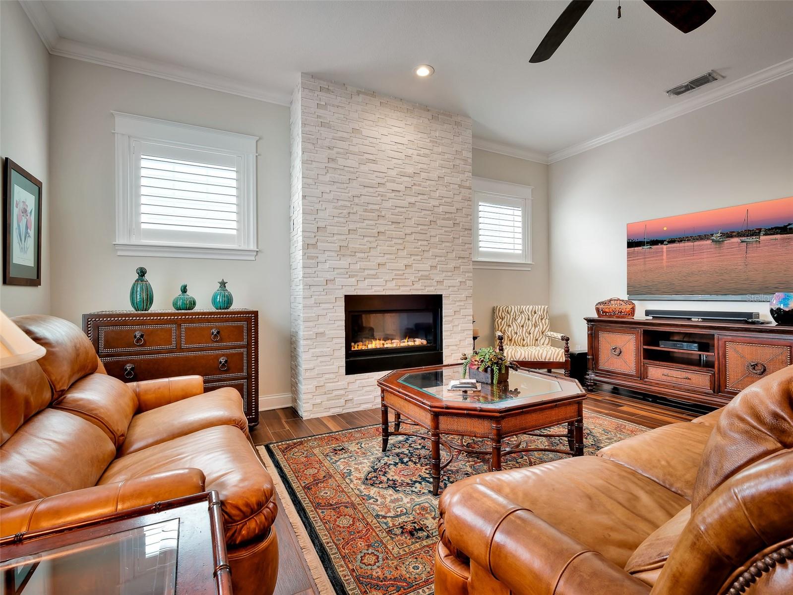 103 EAST CIRCLE DR