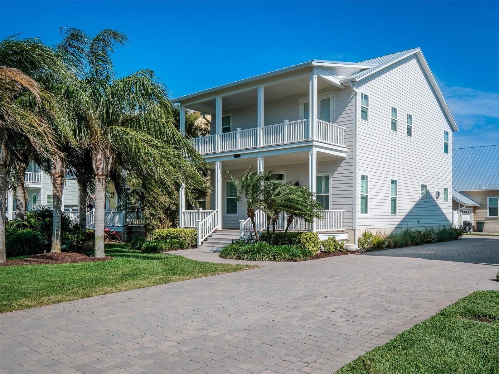 103 EAST CIRCLE DR